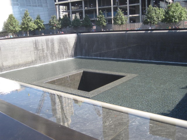 Ground Zero. Minnesmonument i NY över terrorattacken den 11 sept 2001